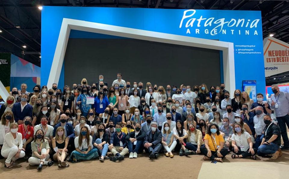 Foto grupal de todos los representantes de la patagonia que participaron de FIT