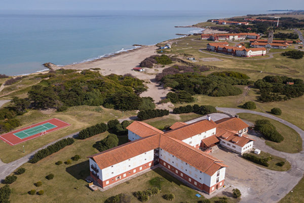 vista aérea del hotel y playa