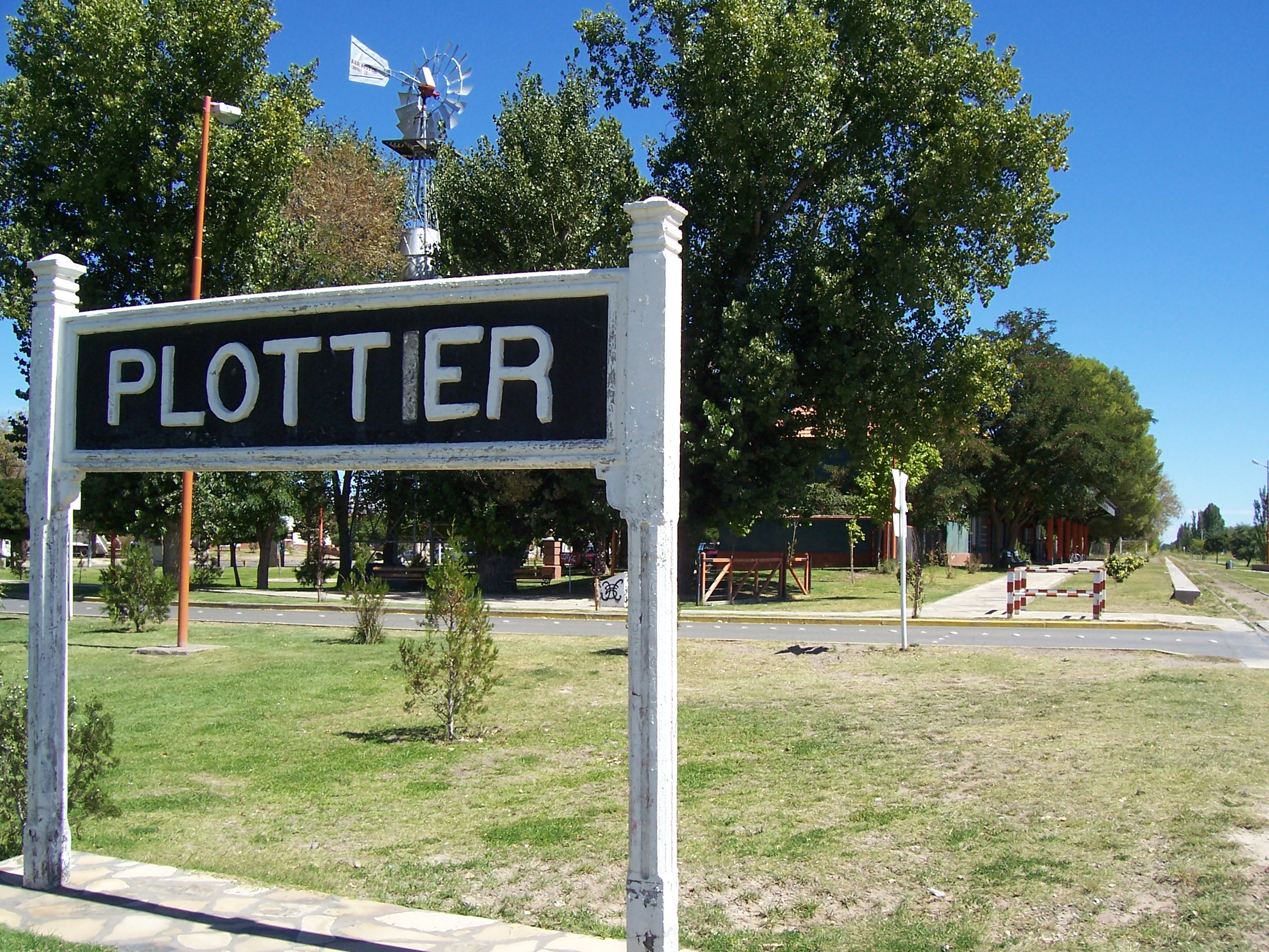Aniversario de Plottier - estación del ferrocarril
